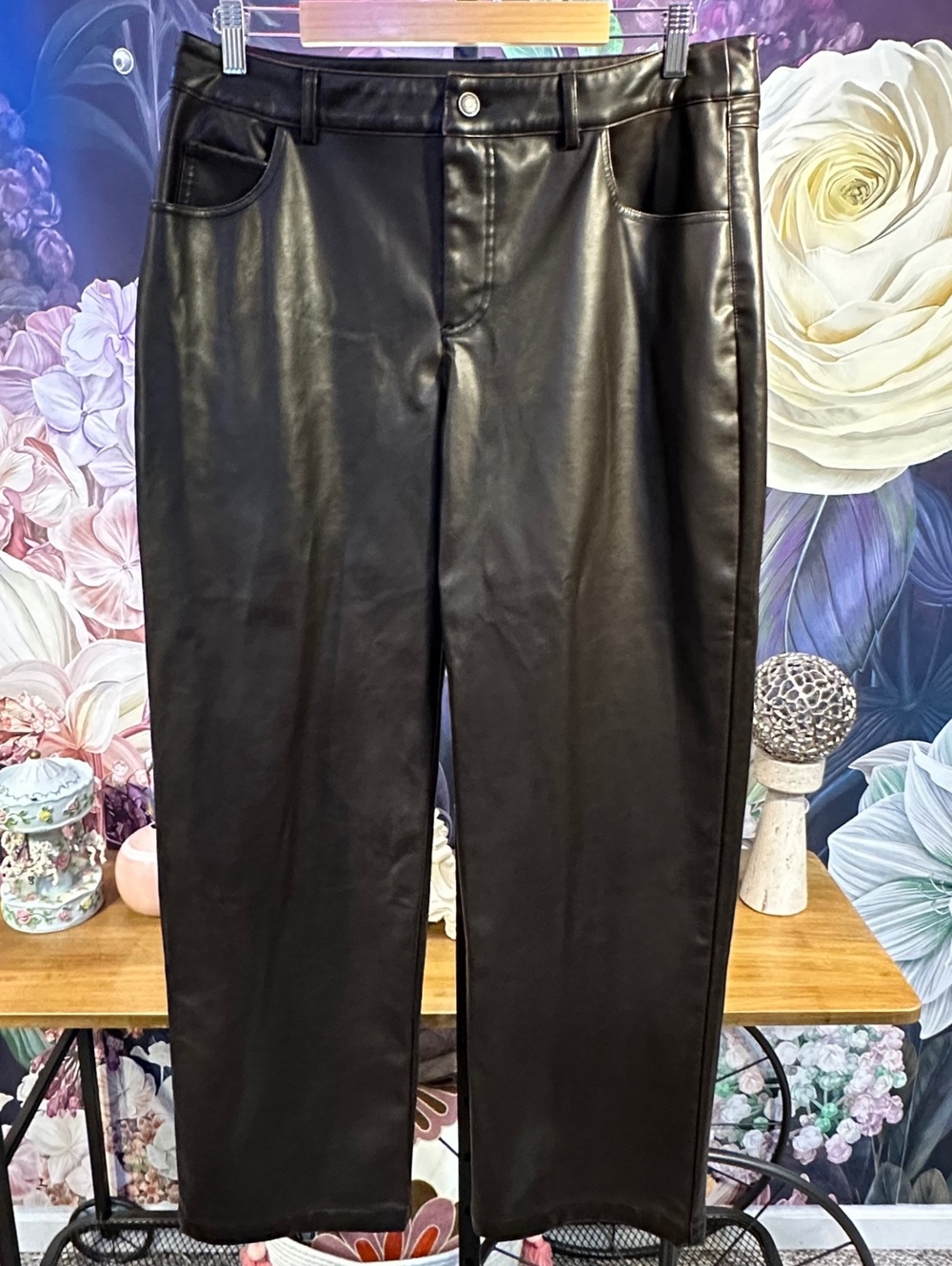 Wild Fable 10 Faux Leather Pants NWT $38 Retail Straight Leg Black Cropped